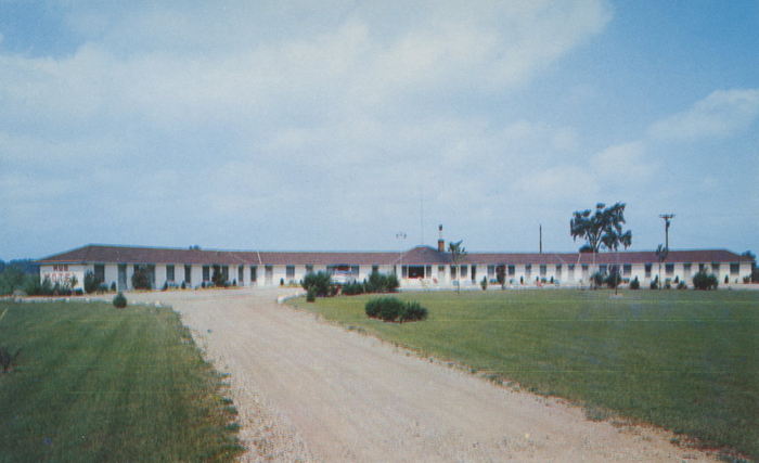 Hub Motel - Old Post Card (newer photo)